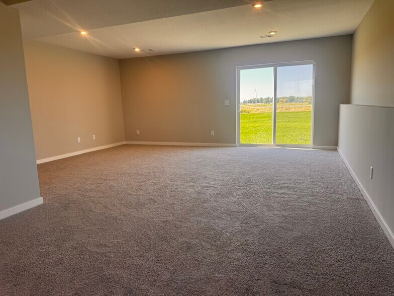 Building Photo - 907 Misty Meadow Blvd
