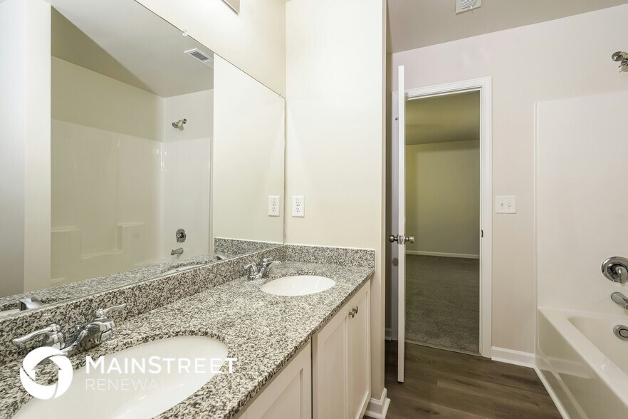 Building Photo - 3803 Miller Dr