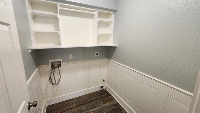 Building Photo - 8404 Tetbury Cove