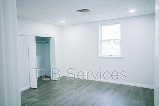 Building Photo - 159 Bellman St
