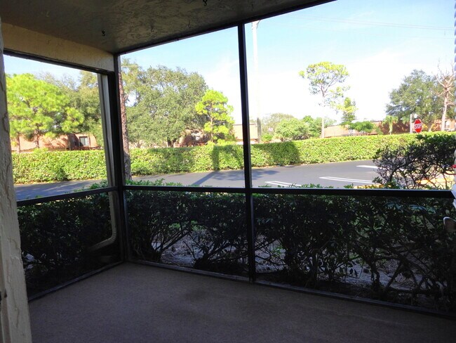 Building Photo - 322 Knotty Pine Cir