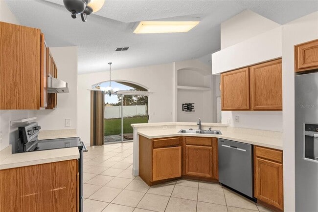 Building Photo - 212 Bent Oak Loop