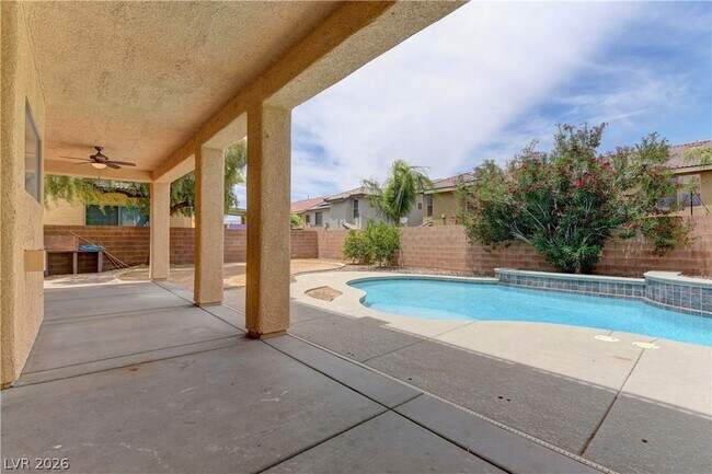 Building Photo - 5862 Bluthe Bridge Ave