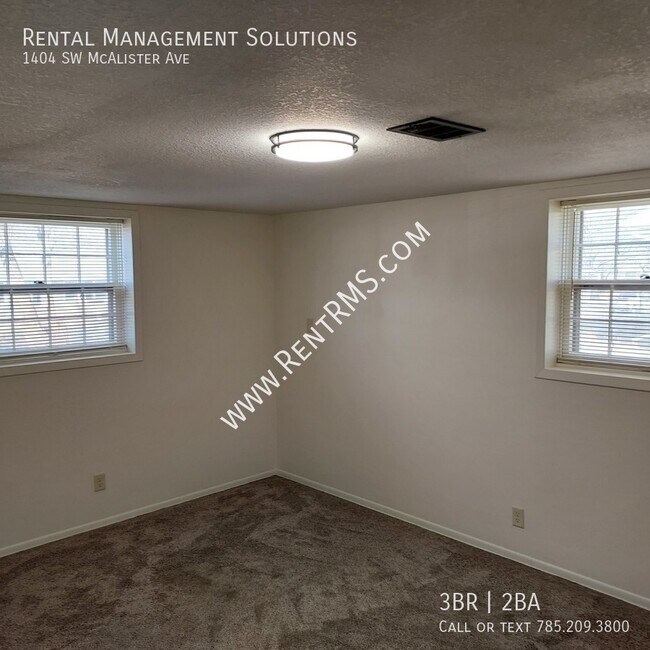 Building Photo - 1404 SW McAlister Ave