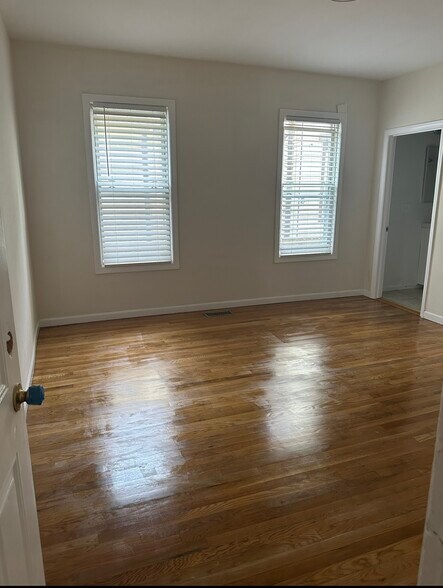 Building Photo - 159 Black Rock Ave