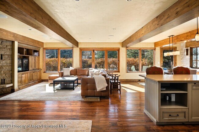 Building Photo - 114 E Bleeker St