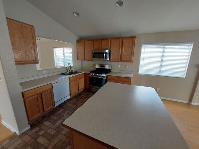 Building Photo - N. Las Vegas