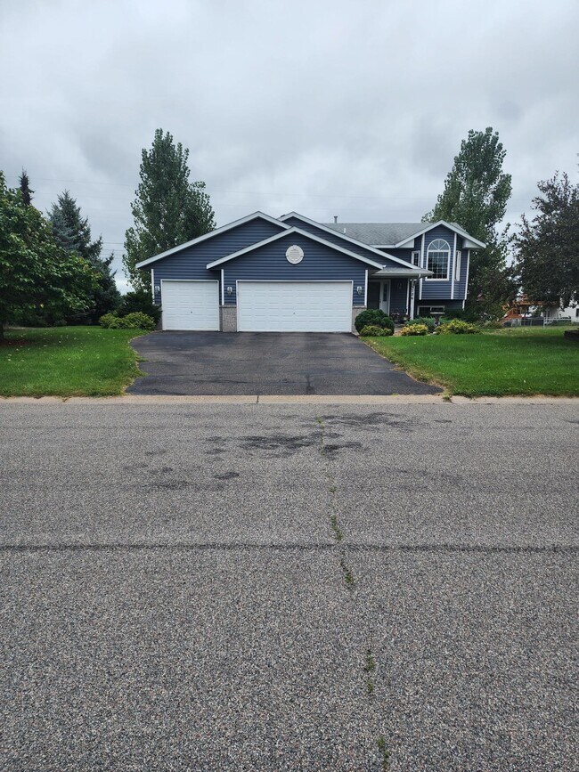 Building Photo - 5726 Egret Ave