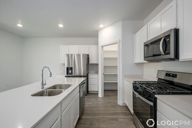 Building Photo - Stunning Brand New Home in Lehi!!