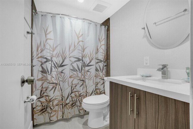 Building Photo - 862 W 79th St