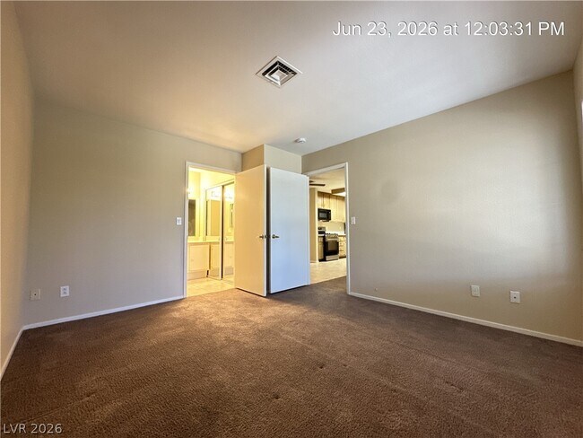 Building Photo - 4873 S Torrey Pines Dr