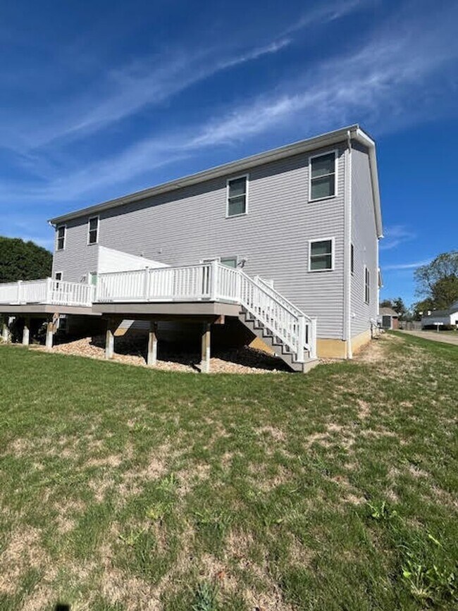 Building Photo - 147 Southpark Dr