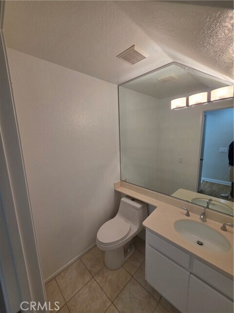 Building Photo - 2211 Carob Way