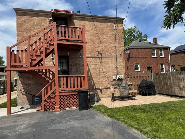 Building Photo - 13943 S State St