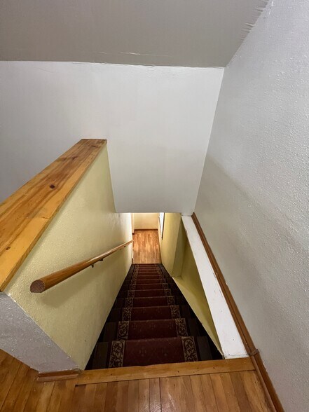 Building Photo - 1012 S 4th Ave