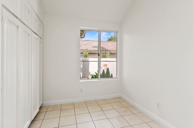 Building Photo - Freshly Renovated | Single-Level with VIEW...