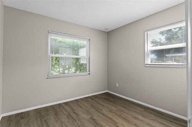 Building Photo - 4584 Kirkland Blvd
