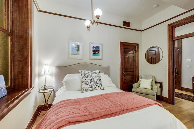 Building Photo - 2052 N Orleans St