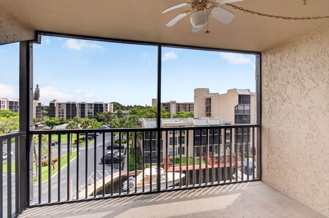 Building Photo - 12 Royal Palm Way
