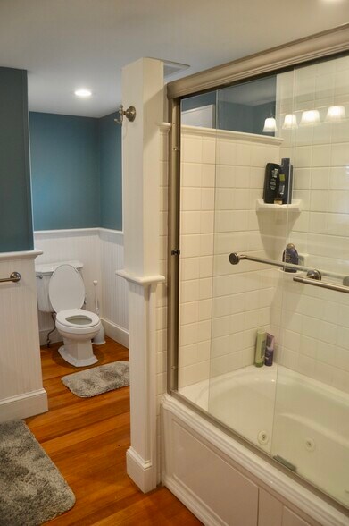 Building Photo - 56 Ash St