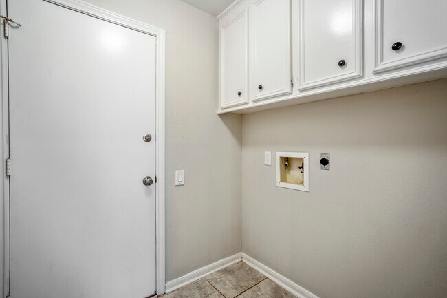 Building Photo - 3219 Fitzgerald Dr