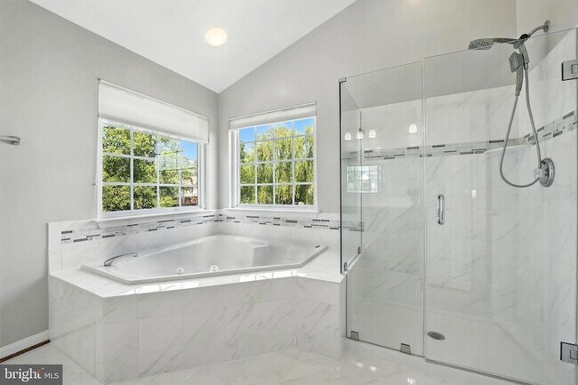 Building Photo - 9144 Big Springs Loop