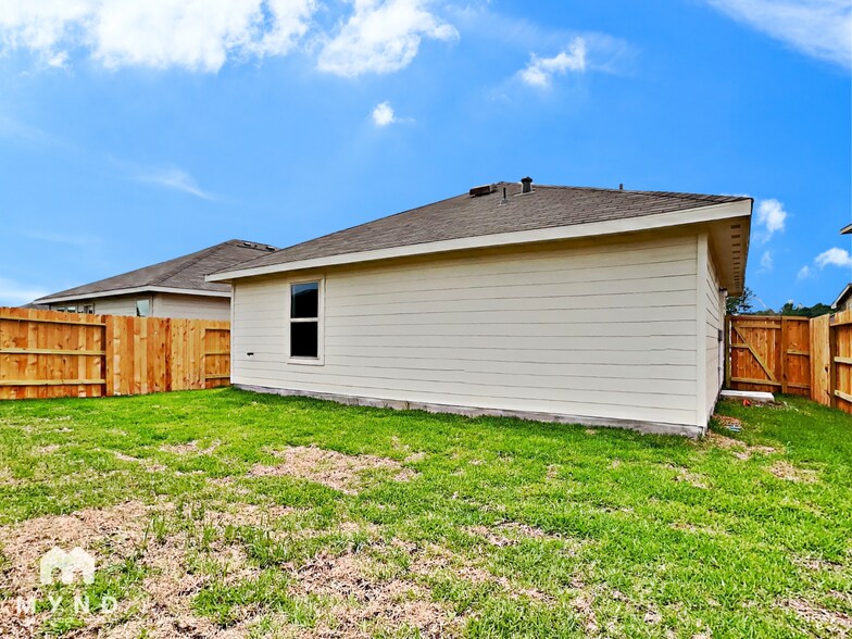 Building Photo - 18515 Cepagatti Dr