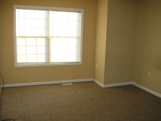 Building Photo - 109 Hillridge Ct