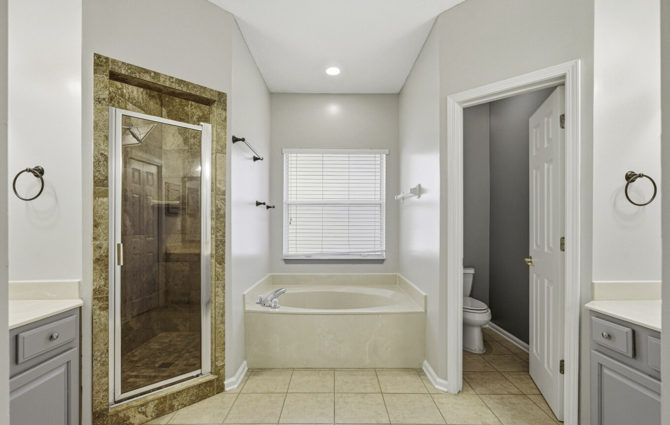 Building Photo - 1601 Majestic View Ln