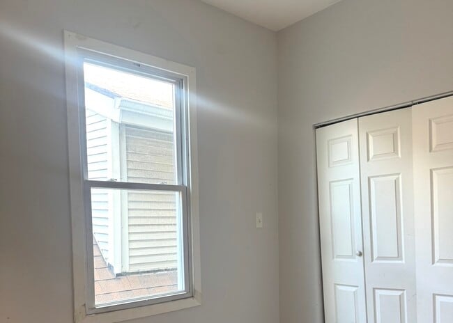 Building Photo - 1711 N Kimball Ave