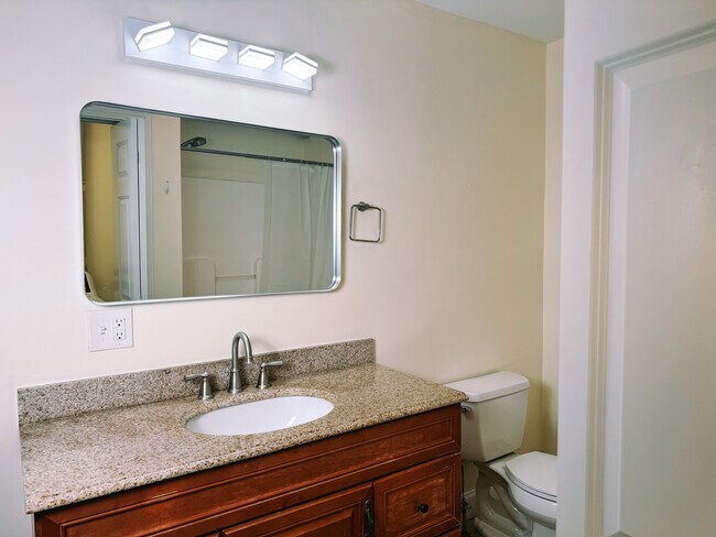 Building Photo - 4 Union Pl