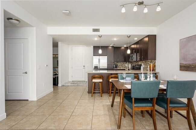 Building Photo - 5450 E Deer Valley Dr