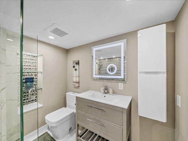 Building Photo - 1151 N Fort Lauderdale Beach Blvd