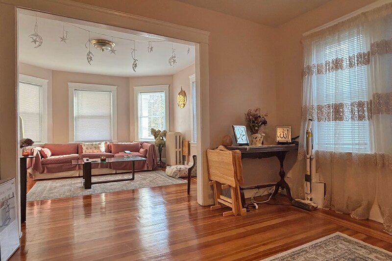 Building Photo - 68 Duncan Ave