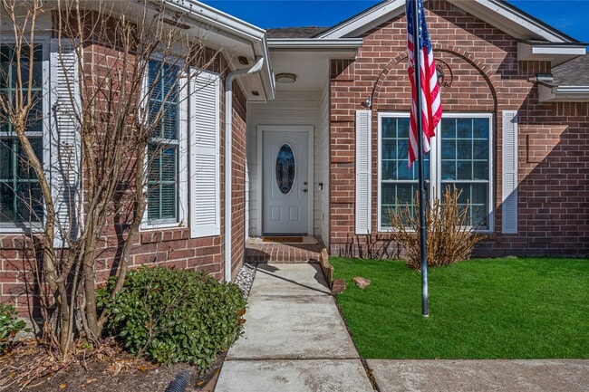 Building Photo - 16406 Cypress Valley Dr