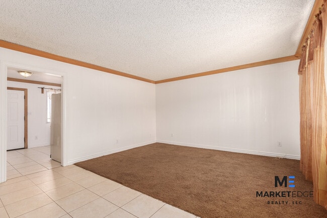 Building Photo - 2Bed/2Bath House at 24th St/Baseline! Appl...