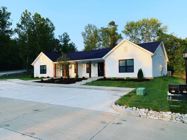 Building Photo - 911 Boulder Creek Estates
