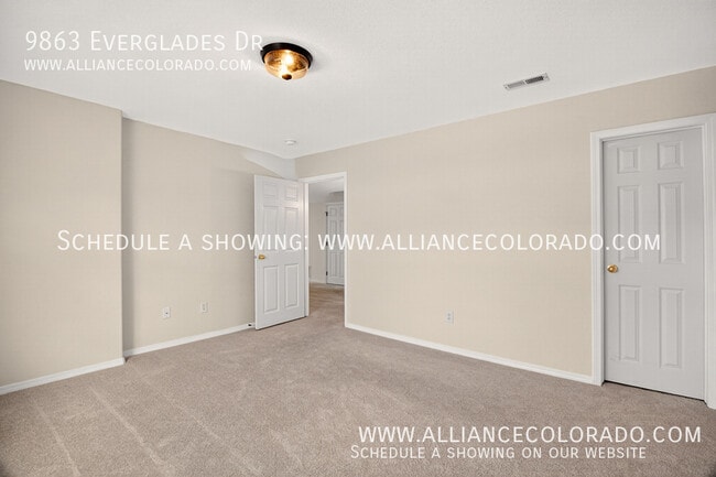 Building Photo - 9863 Everglades Dr
