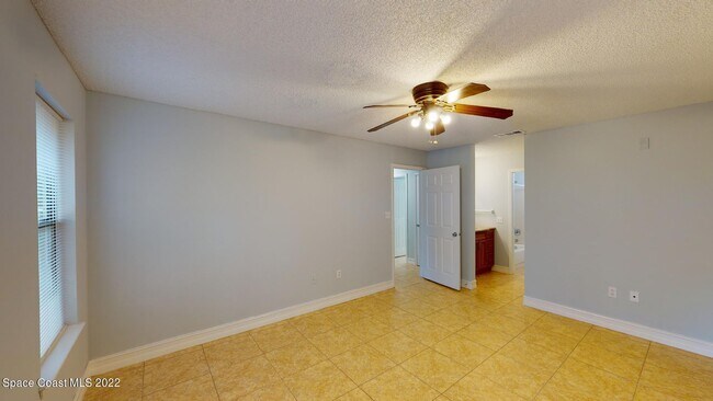 Building Photo - 225 S Tropical Trail