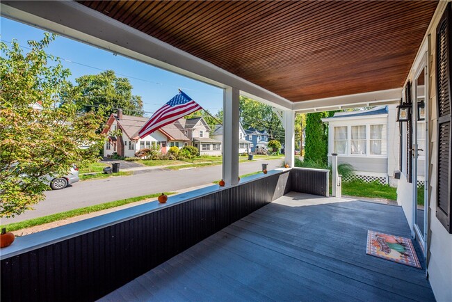 Building Photo - 116 W Spruce St