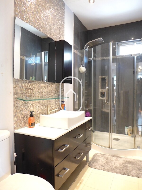 Building Photo - 26 Turner St