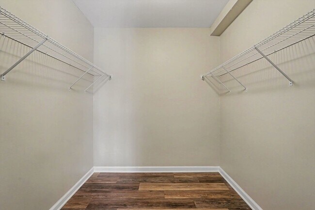 Building Photo - 209 Casparus Way