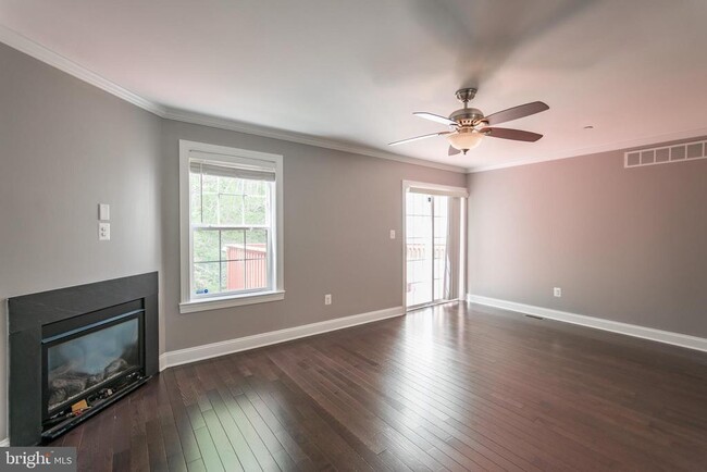 Building Photo - 204 Shawmont Ave