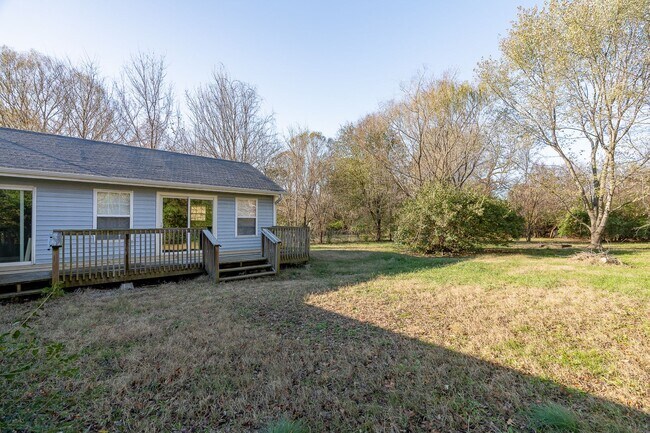 Building Photo - UPDATED 4-bedroom 3 bath Home in Fayetteville!!
