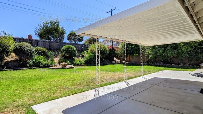 Building Photo - 15068 Mountain Spring St