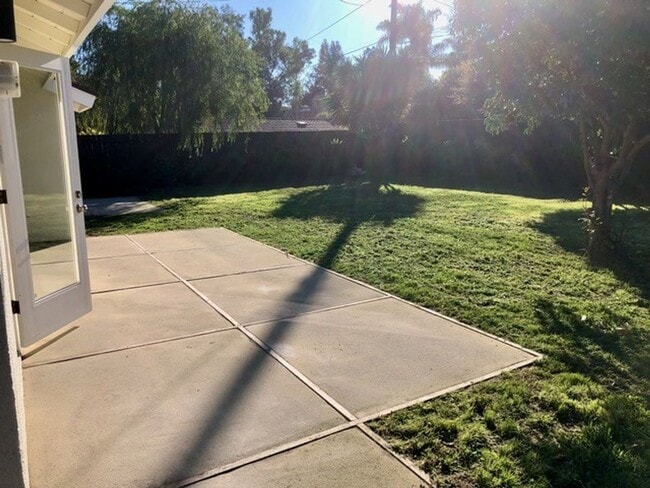 Building Photo - Remodeled Santa Barbara Shores Home in Prime Coastal Location