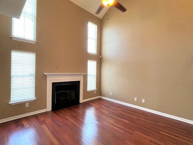 Building Photo - 1160 Parsons Pl