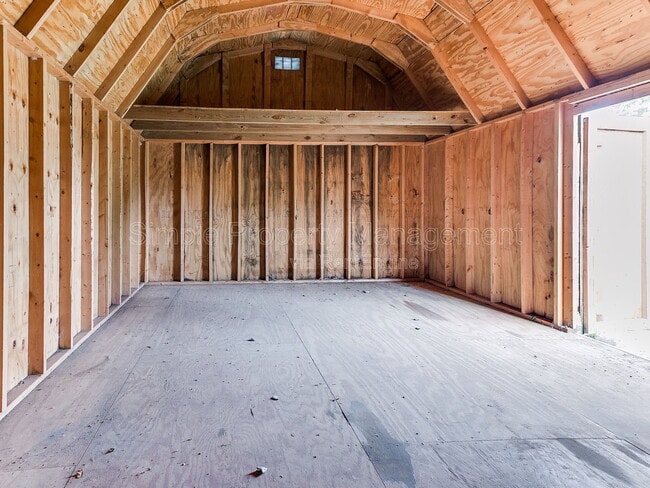 Building Photo - 2401 Fedderson Dr