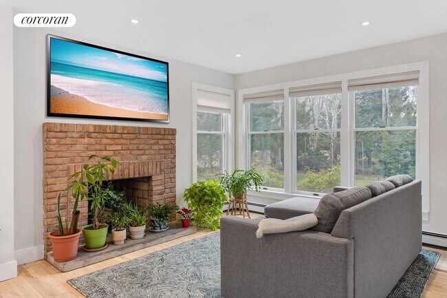 Building Photo - 26 Whalers Dr