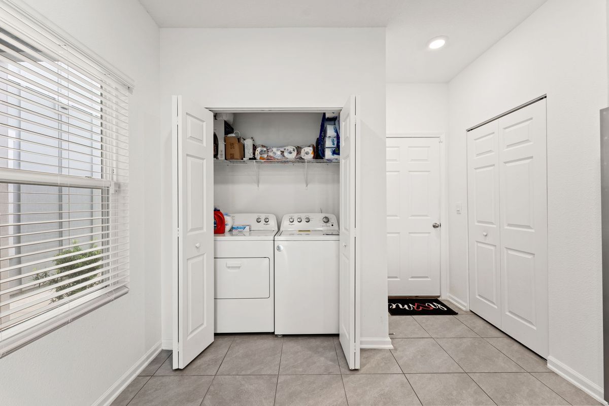 Building Photo - 9049 Gifford Dr